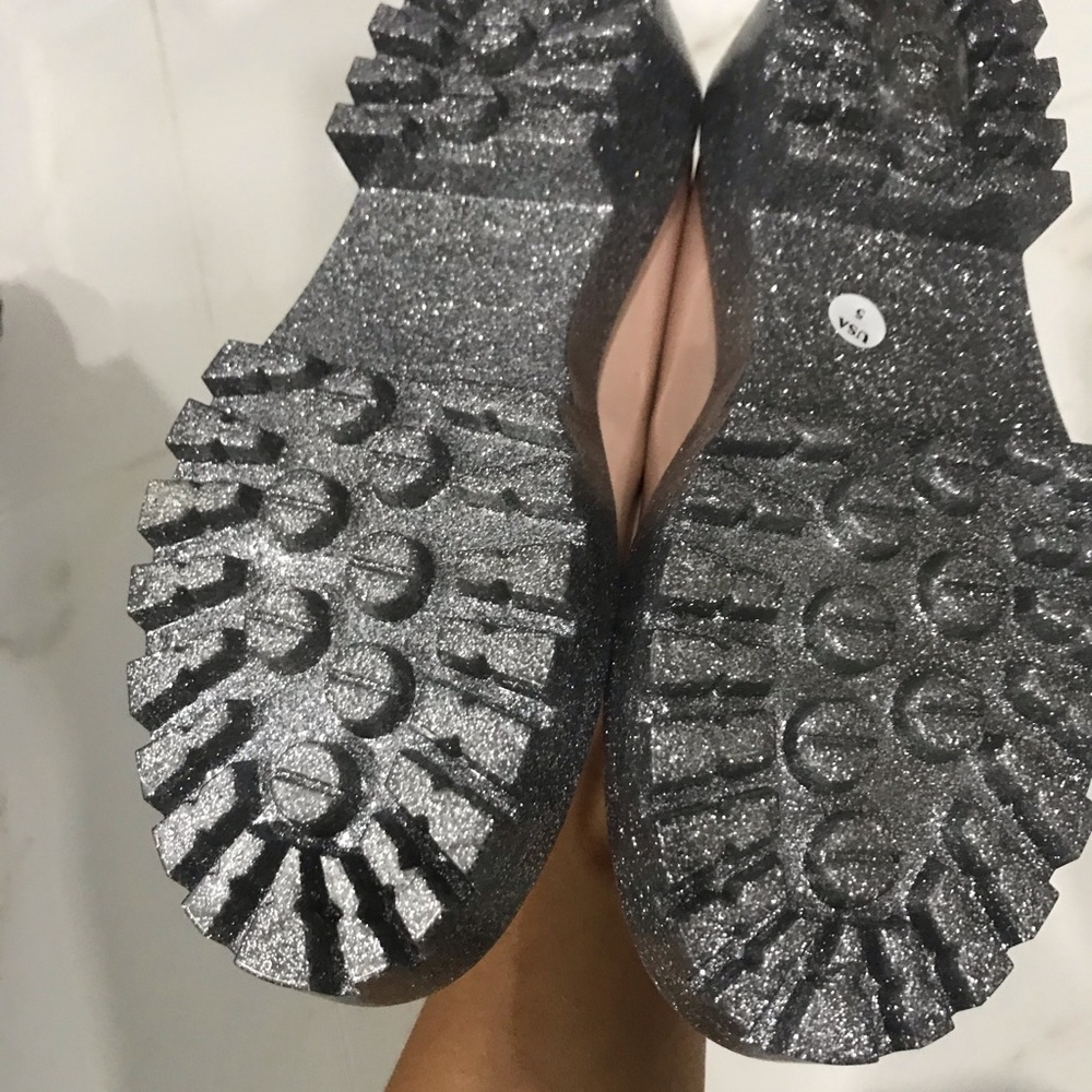 Shoes - Picture 4 of 4